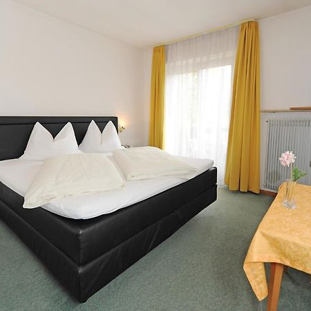 Hotel Pension Schweitzer Сіландро Екстер'єр фото