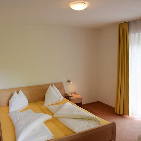 Hotel Pension Schweitzer Сіландро Екстер'єр фото