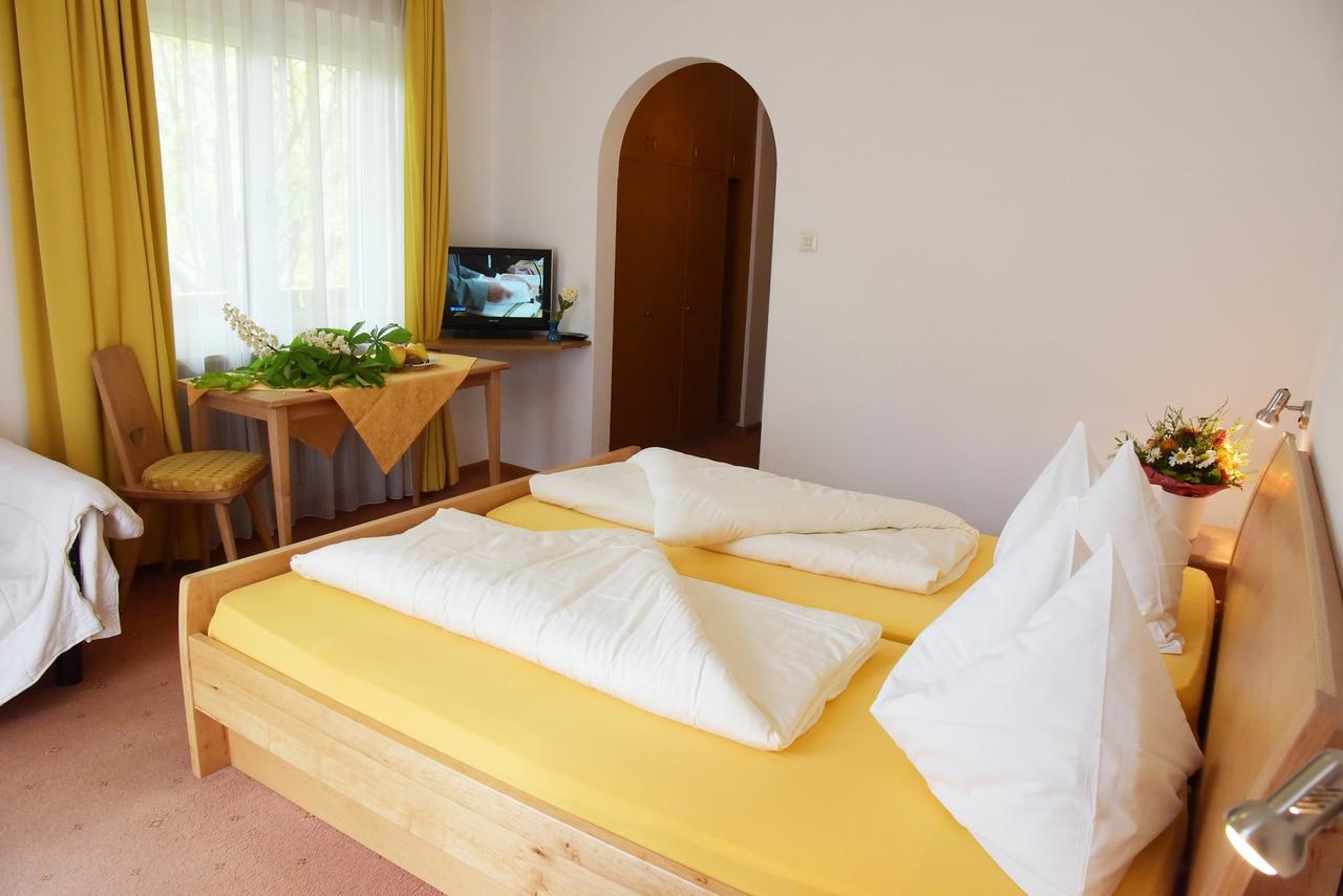 Hotel Pension Schweitzer Сіландро Екстер'єр фото