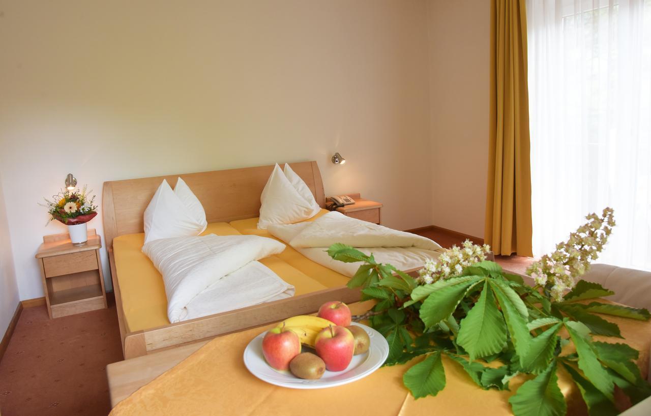 Hotel Pension Schweitzer Сіландро Екстер'єр фото
