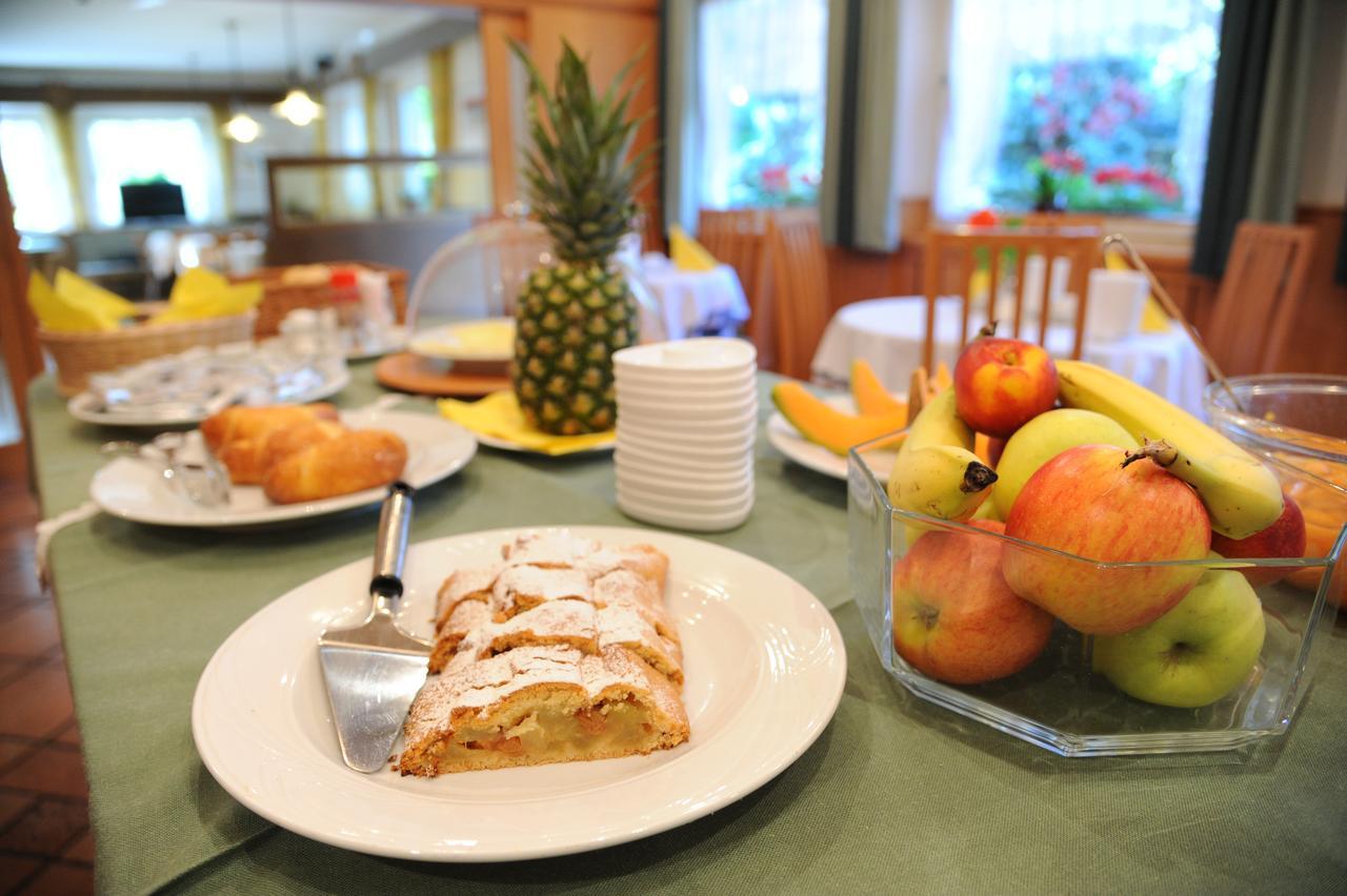 Hotel Pension Schweitzer Сіландро Екстер'єр фото