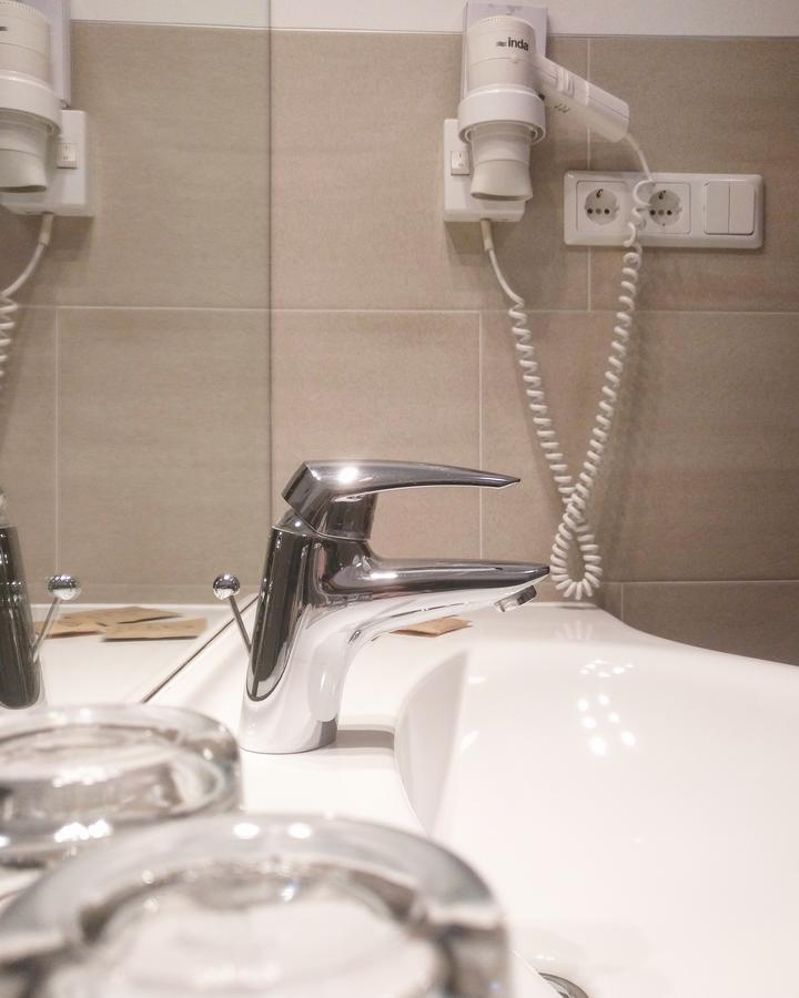 Hotel Pension Schweitzer Сіландро Екстер'єр фото