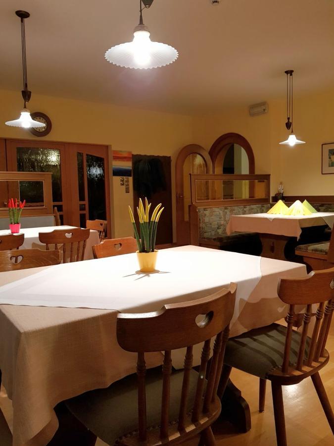 Hotel Pension Schweitzer Сіландро Екстер'єр фото