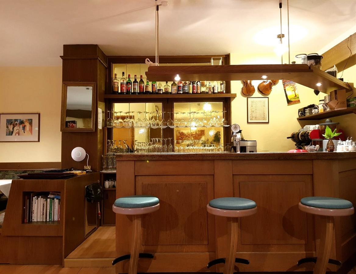 Hotel Pension Schweitzer Сіландро Екстер'єр фото