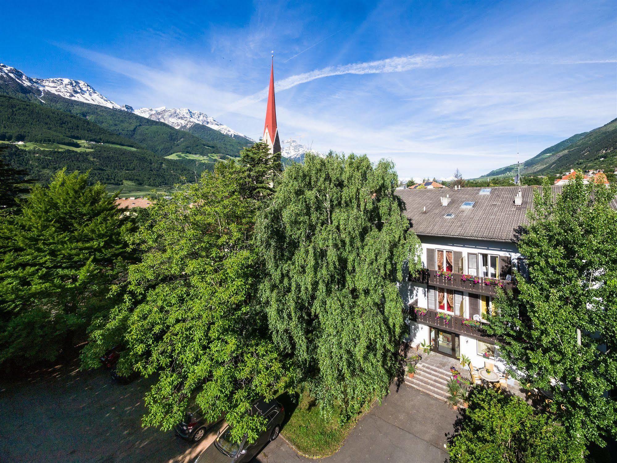 Hotel Pension Schweitzer Сіландро Екстер'єр фото