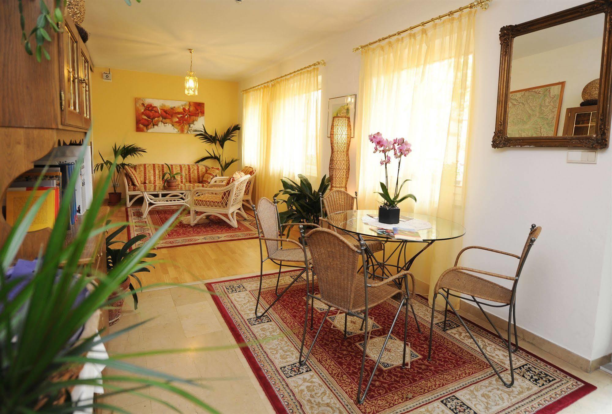 Hotel Pension Schweitzer Сіландро Екстер'єр фото